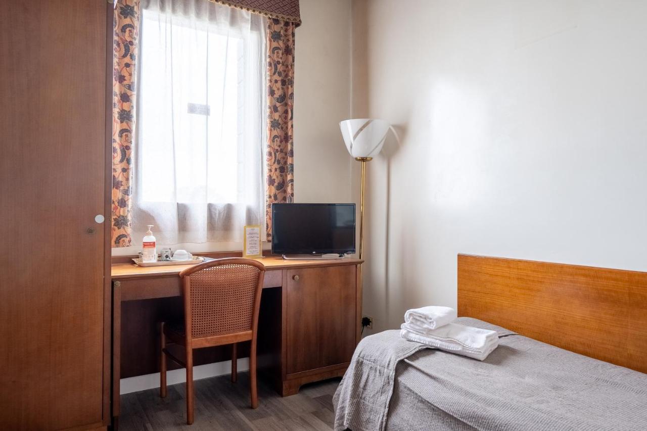 Single Room,1270145353:JPEG